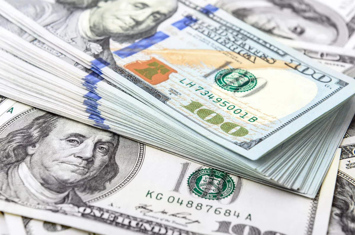 A cuánto abre el dólar el martes 13 de octubre