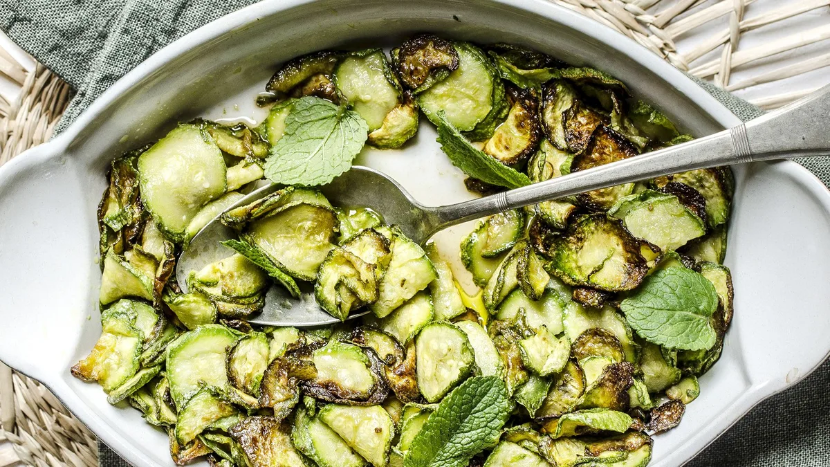 El plato con calabacines típico de Nápoles que puedes hacer en casa: receta fresca, deliciosa y con solo 5 ingredientes