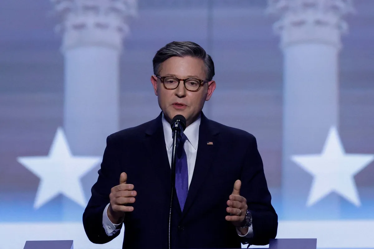 El presidente de la Cámara de Representantes de EEUU alertó que frenar el desarrollo de la IA podría beneficiar a China