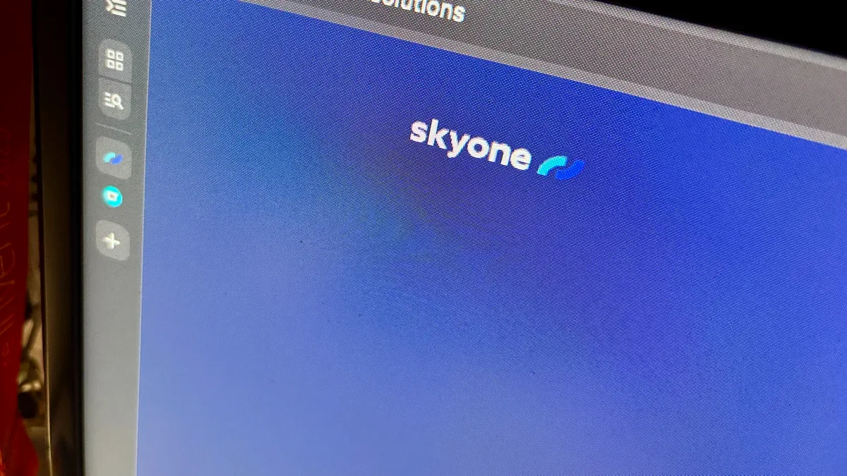 Skyone lança IA que promete criar apps corporativos em poucos minutos