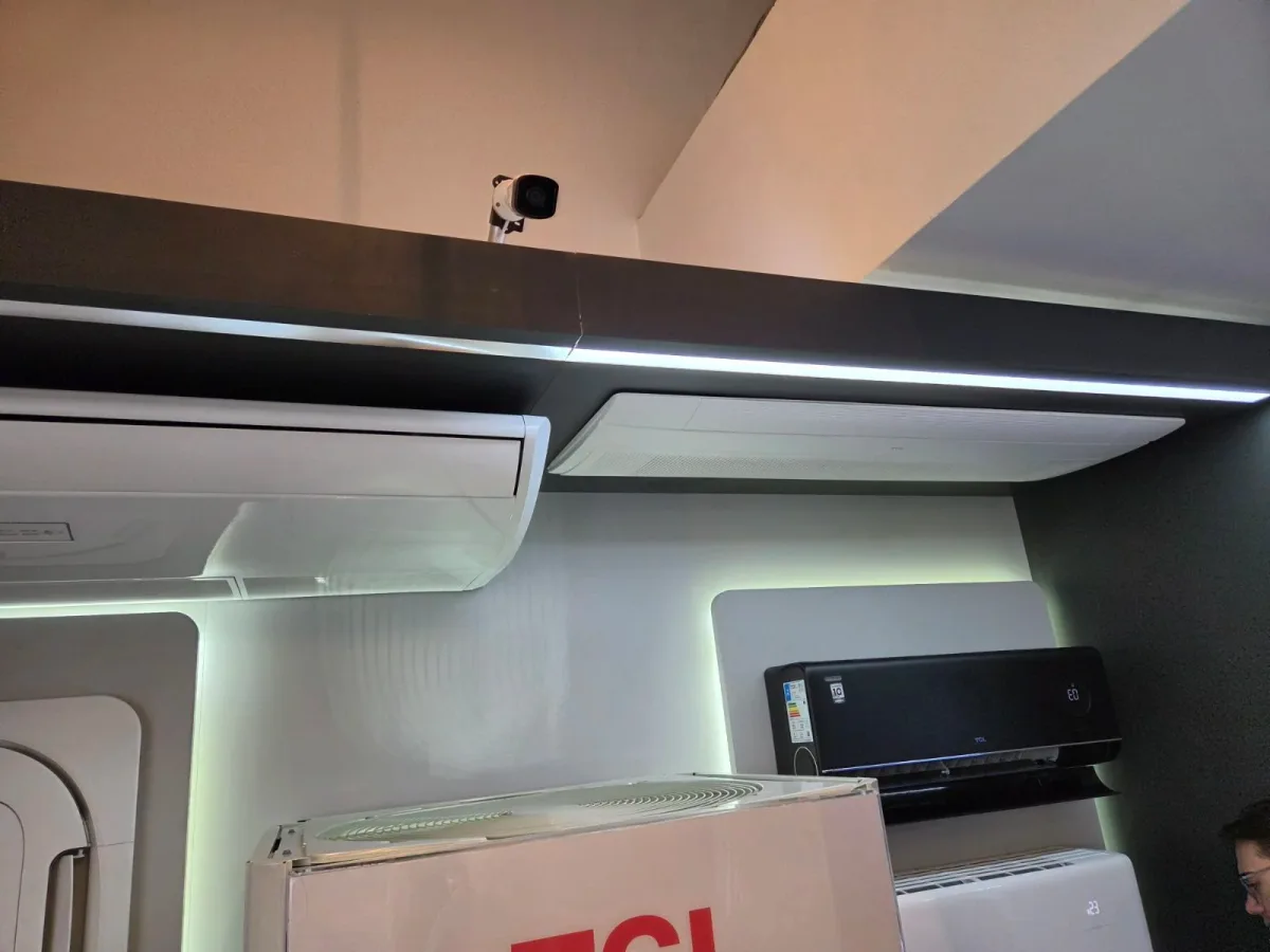 TCL lança ar-condicionado ultrafino que usa IA para gastar menos energia