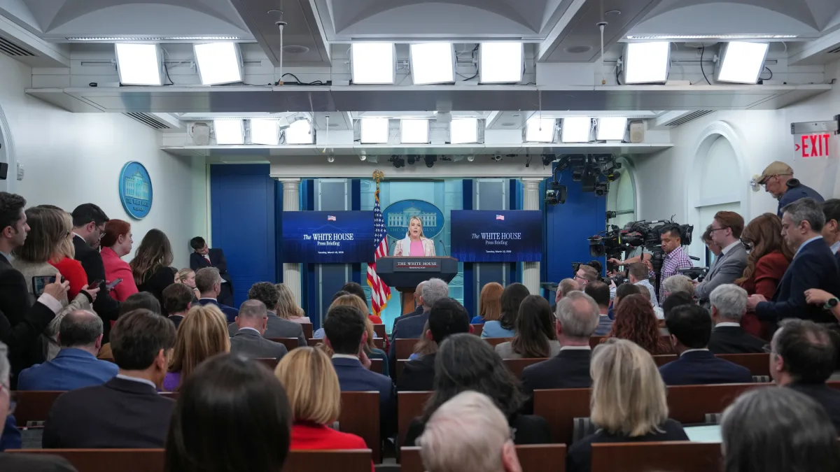 USA unter Trump: Reporter von CNN und MS NOW Zugang zum Weißen Haus verwehrt