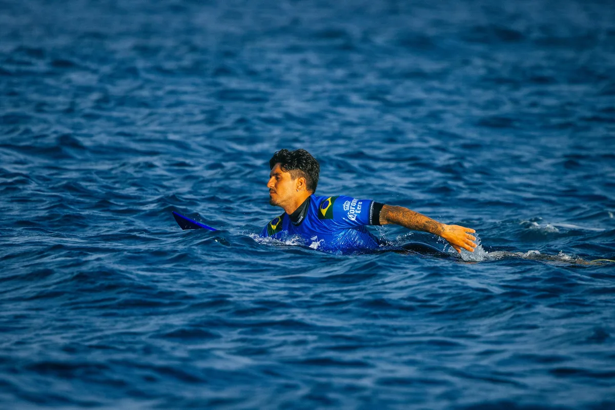 WSL: Gabriel Medina dá show, tira 10 na final, mas fica com o vice em Fiji