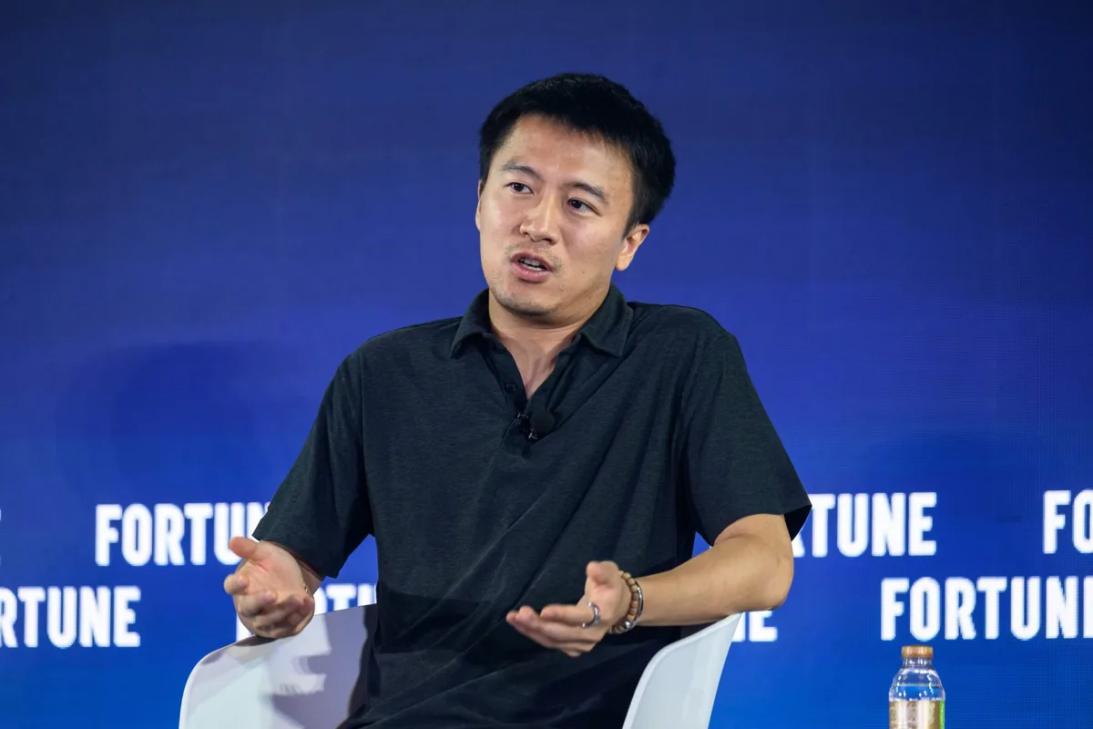 Black Lake founder Yuxiang Zhou pitted an AI agent against his top sales coach. His most experienced salespeople chose the AI