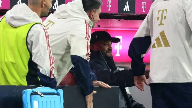 Bundesliga-Topspiel: «Bisschen kränklich»: Kompany sieht Topspiel nur im Sitzen