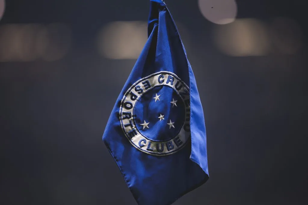 Cruzeiro encara Santos de olho no G4