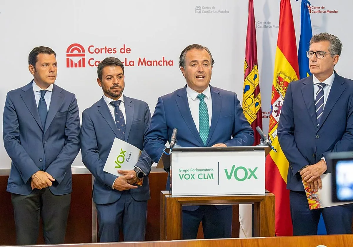 Vox Castilla-La Mancha plantea limitar la sanidad a inmigrantes ilegales a urgencias vitales