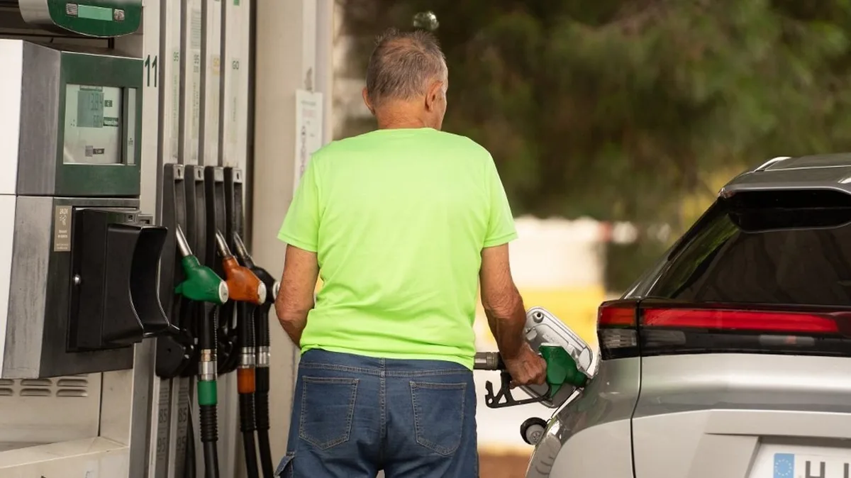 Supprimer les certificats d'économie d'énergie ferait-il réaliser une économie de "8,5 euros par plein" comme l'affirme Bruno Retailleau ?