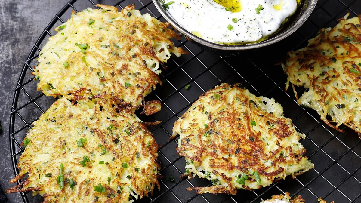 Tortitas de patata para todos los gustos: 9 recetas que querrás preparar una y otra vez