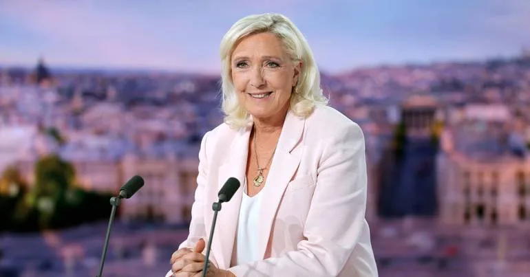 Le Pen lidera sondagens para as presidenciais de 2027