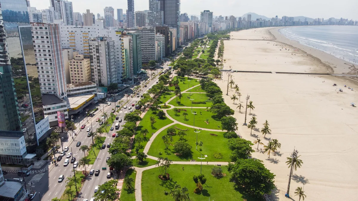 No pódio das melhores cidades do Brasil para envelhecer em todas as edições do ranking: a cidade paulista com o maior jardim de praia do mundo