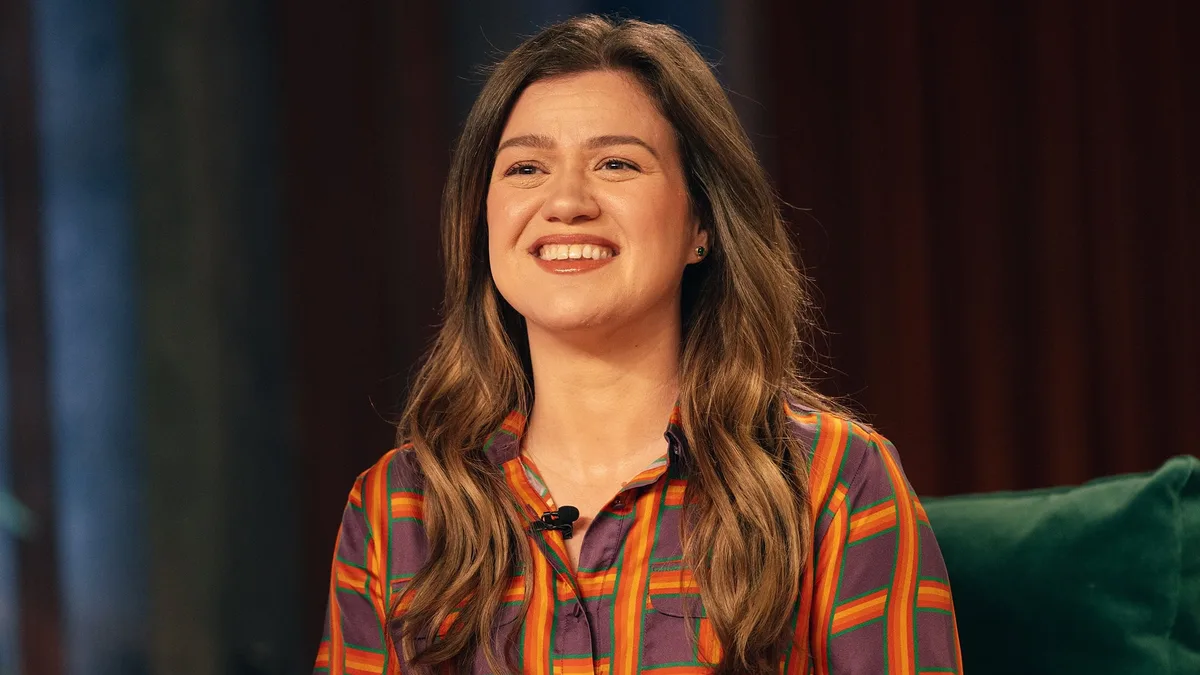MAGA Melts Down Over Kelly Clarkson’s Store Scandal