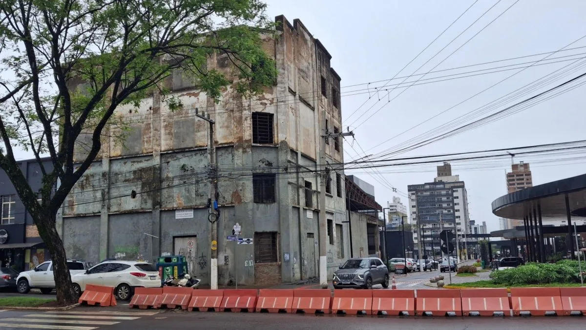 Prédio que abrigou mais de 70 presos após linchamento histórico terá fachadas preservadas em SC