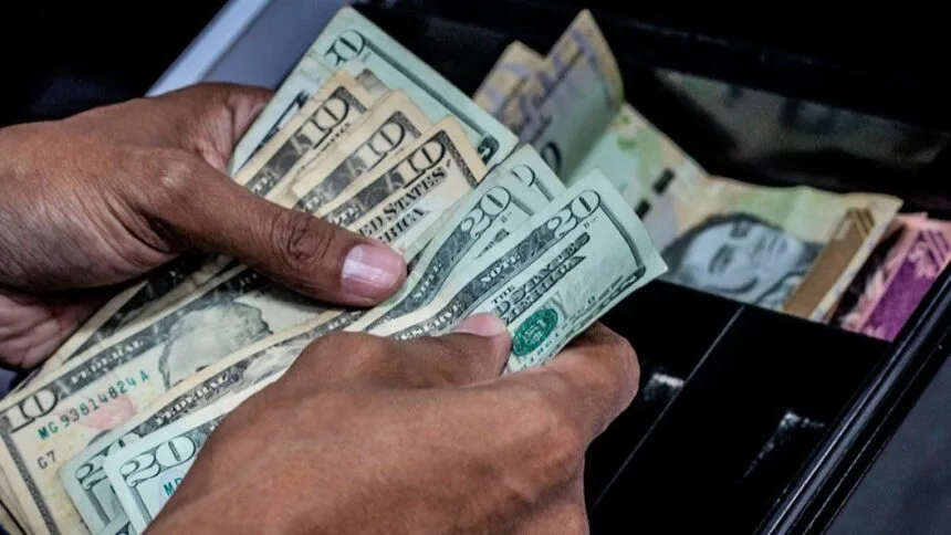 Dólar oficial cerró el mes en alza: Así se cotizó este 31Ago