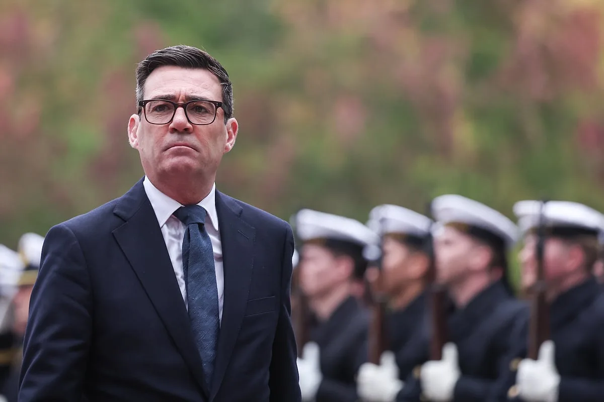 Burnham diz que Irão está provavelmente por trás do incidente na base de Fairford