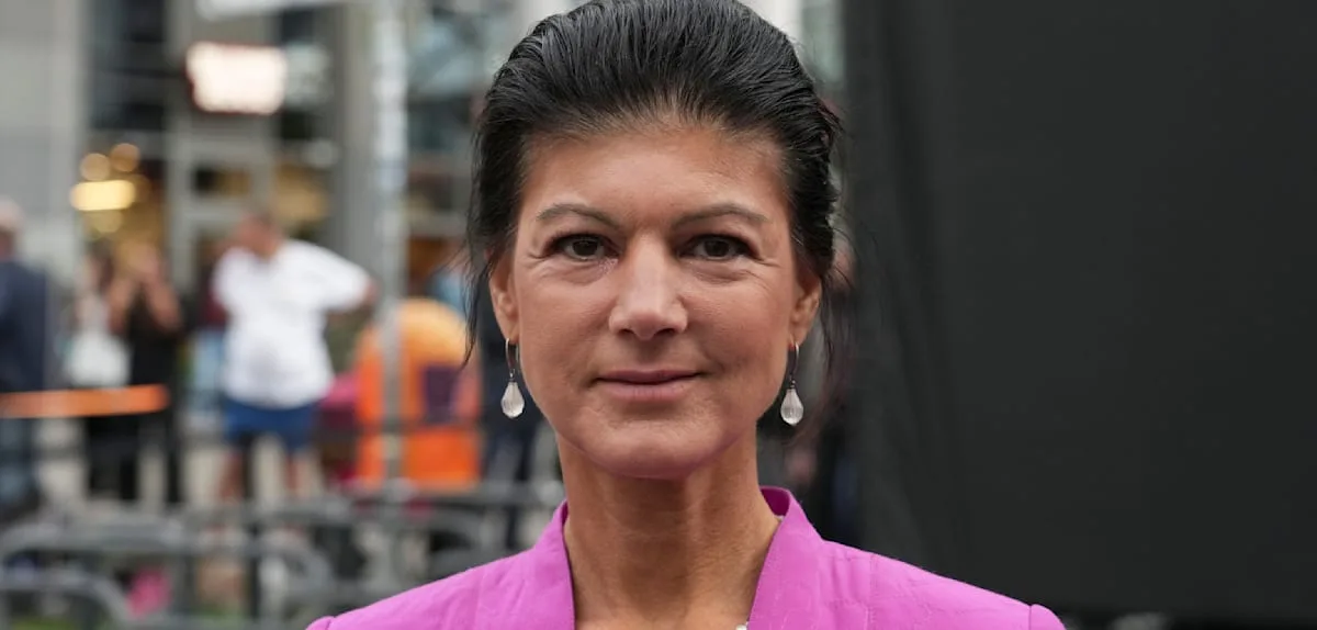 Wagenknecht will Merkel und Schröder als „Friedensvermittler“ zwischen Russland und Ukraine