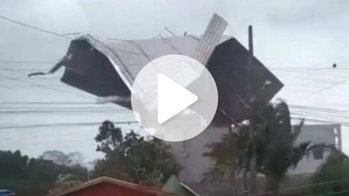 VÍDEO: Fortes ventos de até 86,3 km/h arrancam estruturas metálicas em SC durante Super El Niño