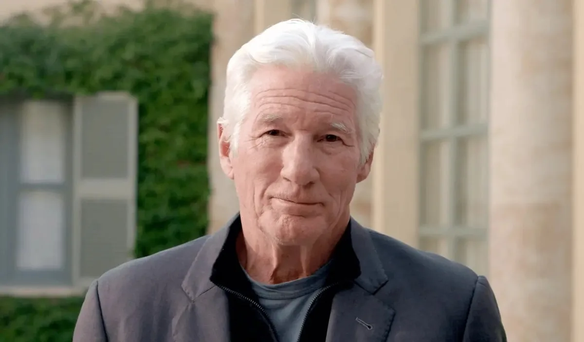 Richard Gere cumple 77 años: la vida del “hombre más sexy del mundo” que se convirtió al budismo y se volvió un activista humanitario