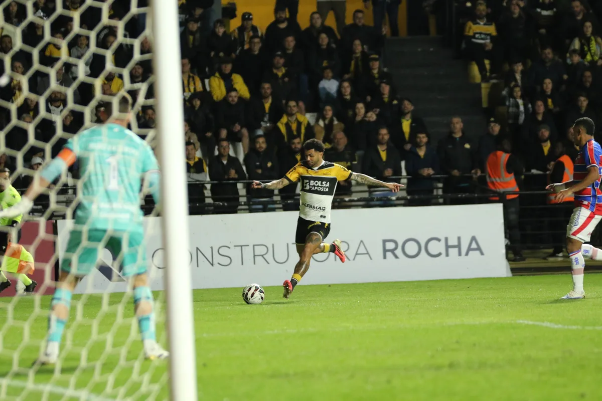 Após dois jogos, Criciúma 'limpa' cartões de titulares na Série B