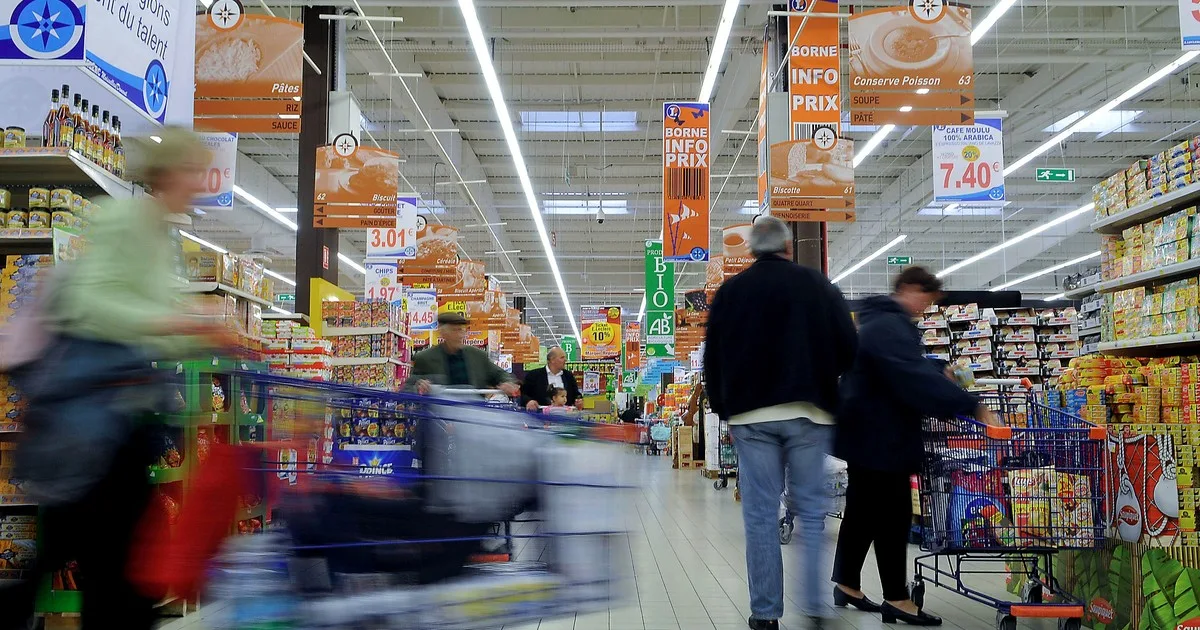 Guerra híbrida en Europa: hackearon las heladeras de cientos de supermercados en Francia y provocaron pérdidas millonarias