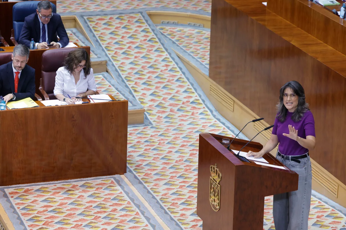 Más Madrid y el PSOE se abalanzan contra Ayuso por el "chanchullo" del ático y ella se defiende: "Ustedes usan viviendas públicas, yo no. Vivo de alquiler por mis propios medios"
