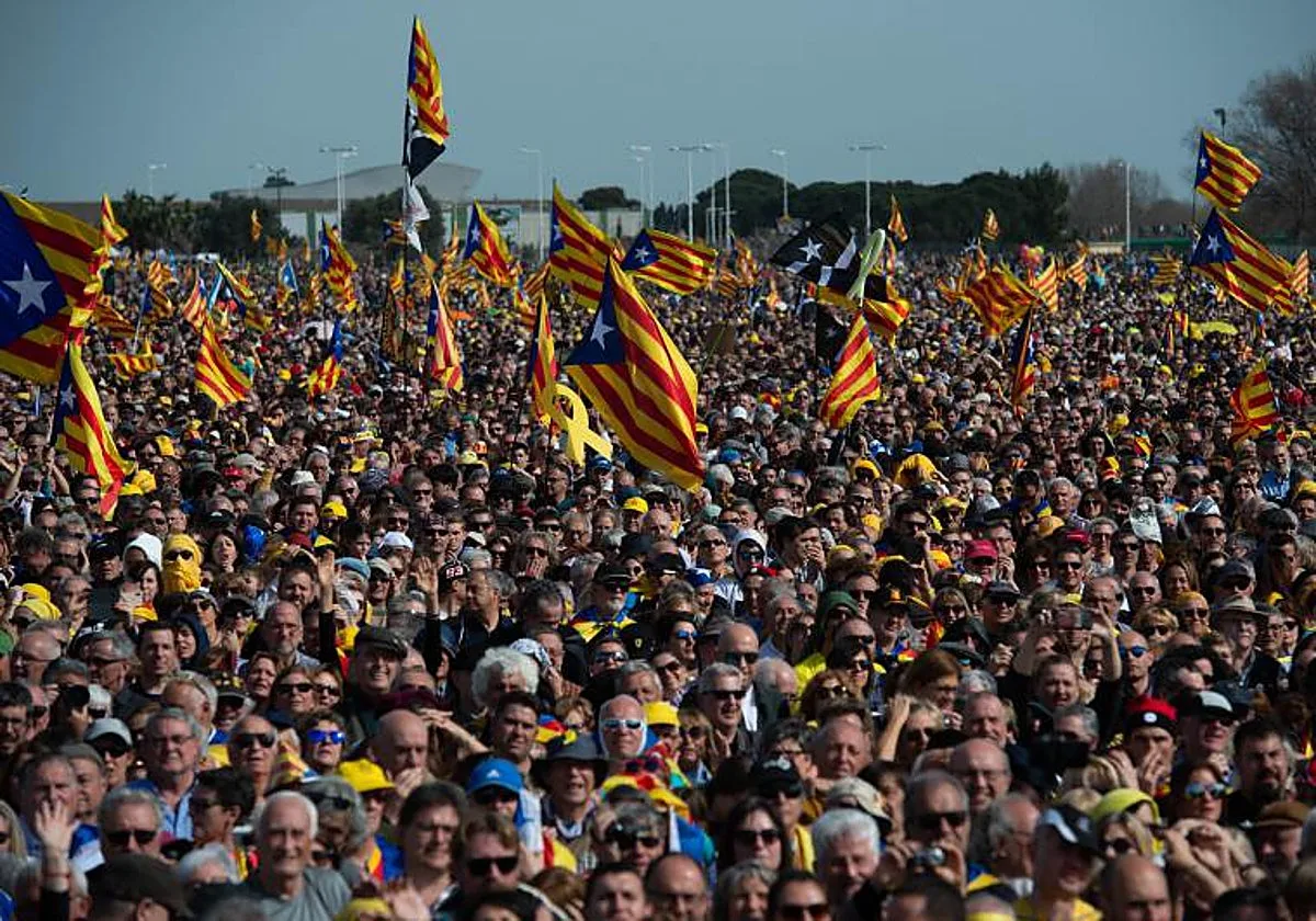 El catalanismo pincha en su intento de rebautizar el departamento francés de los Pirineos Orientales como Pirineos Catalanes