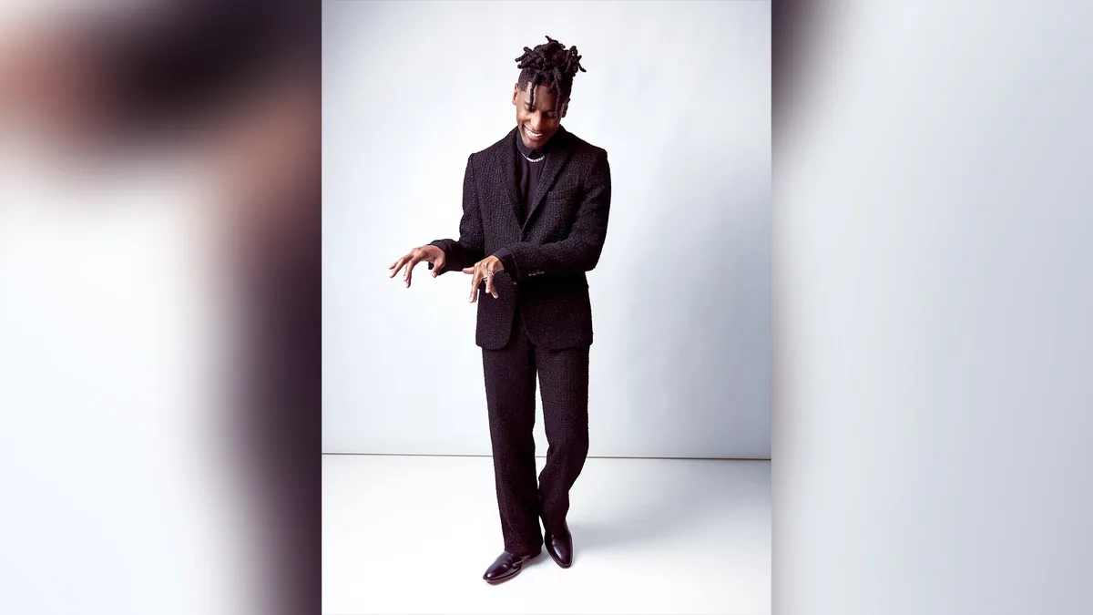 Jon Batiste vai da sonata ao soul no ótimo disco ‘Black Mozart’
