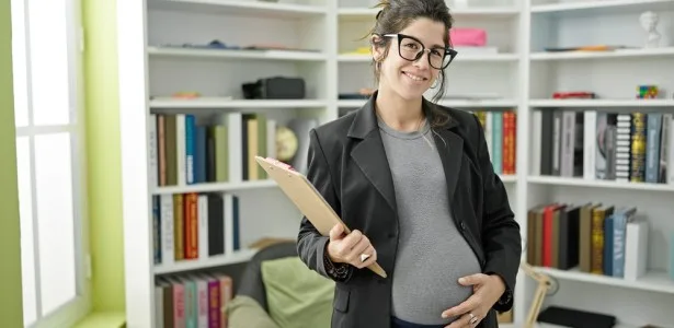 Capes oferece programa de bolsas para mães professoras