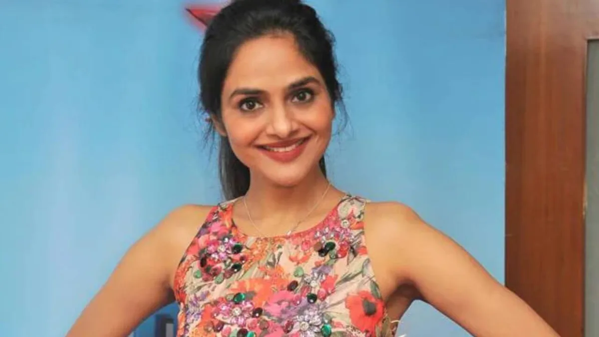 Madhoo mourns the death of 'Phool Aur Kaante' director Kuku Kohl