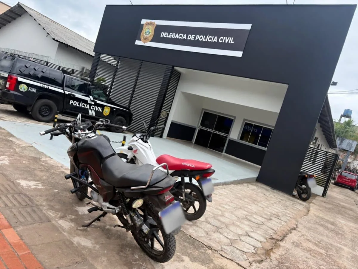 Polícia Civil do Acre recupera em Guajará, no Amazonas, duas motocicletas furtadas em Cruzeiro do Sul