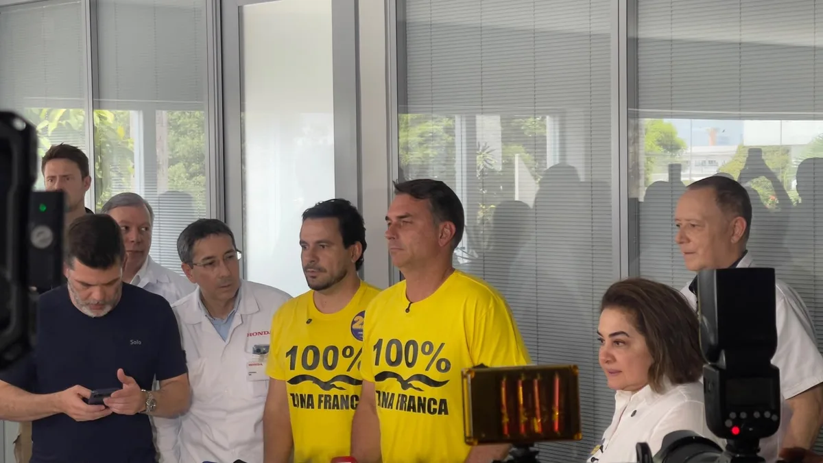 Investigado em inquérito no STF sobre financiamento de 'Dark Horse', Flávio Bolsonaro diz que é 'positivo tirar o sigilo de tudo'