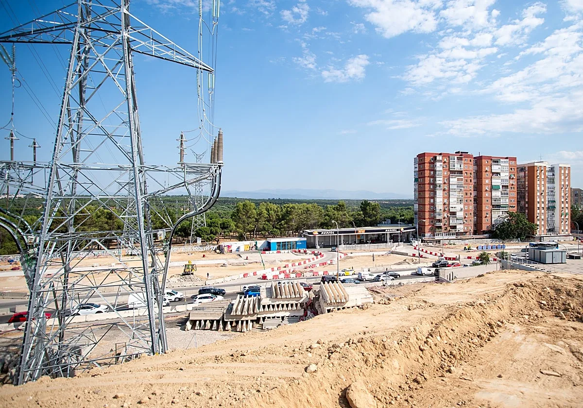 La carretera de Boadilla se adapta al soterramiento de la A-5 y gana espacio peatonal y aparcamiento