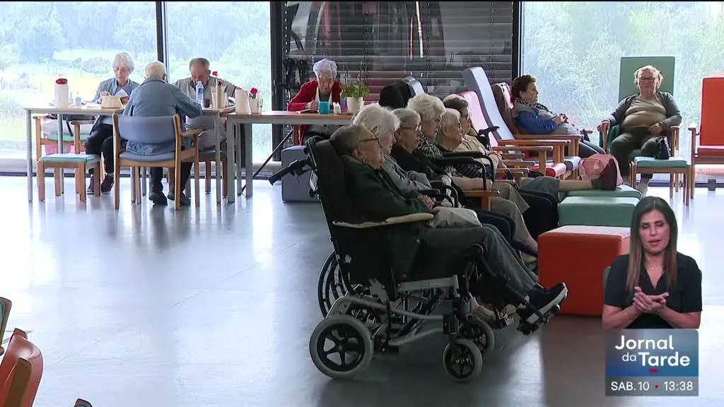 Lar adota animais para promover bem-estar dos utentes