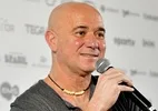Agassi inspira Raducanu e aconselha britânica a ignorar críticas