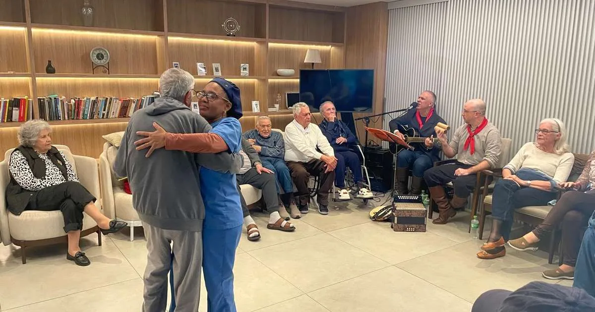 Canções gaúchas e memórias marcam tarde de Semana Farroupilha no São Pietro Sênior
