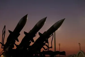 Com negociação congelada, Irã vai adotar postura militar mais agressiva, diz general