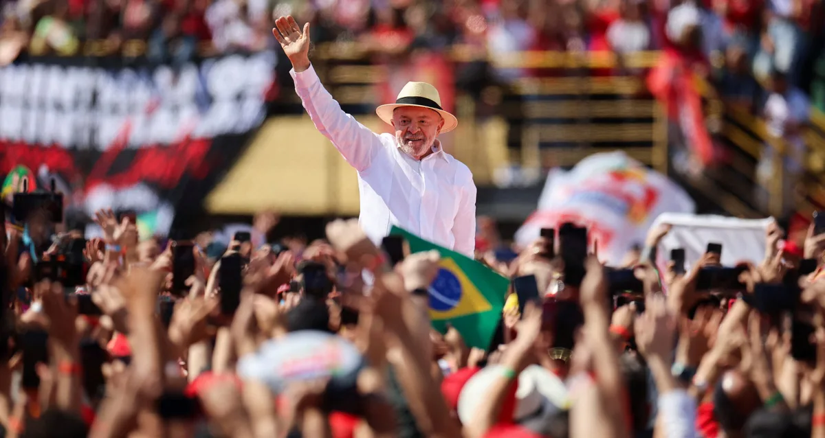 Em campanha pela reeleição, Lula quer trazer de volta os trabalhadores ao Partido dos Trabalhadores