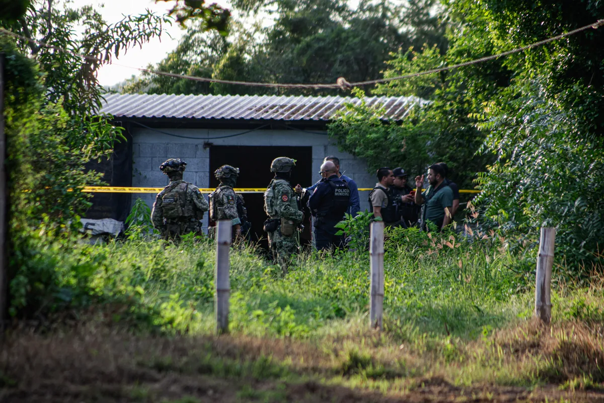 Hallan cinco cuerpos envueltos en plástico en Culiacán; dos corresponden a mujeres