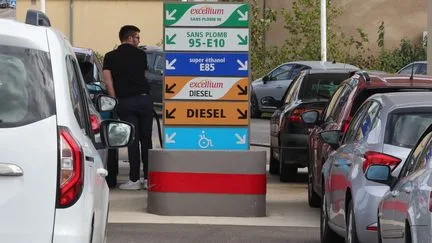 Malgré le prolongement du dispositif "gros rouleurs", des automobilistes sont "défaitistes" face à la flambée des prix des carburants