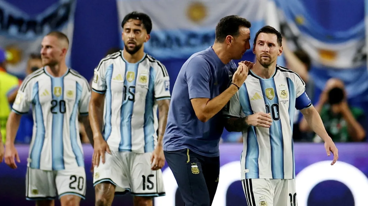 Con Messi y Scaloni en un momento bisagra: así cambió el panorama de la Selección argentina a un mes de la final del Mundial