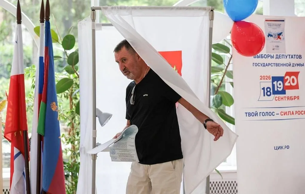 Partido de Putin obtém maioria em eleições legislativas, indica boca de urna