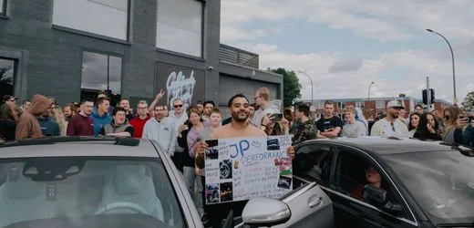 JP Kraemer: Warum Fans zum Auto-Influencer halten – und sogar zu einer Demo für ihn fahren