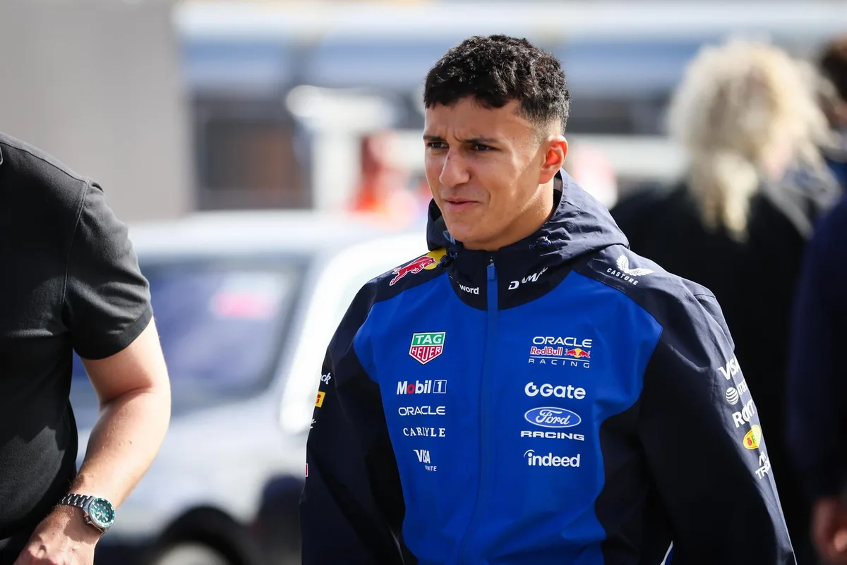 El piloto francés Isack Hadjar seguirá en Red Bull en 2027