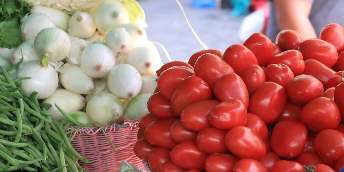Saltillo: en el último año, precio de cebolla aumentó 71% y el jitomate 53%