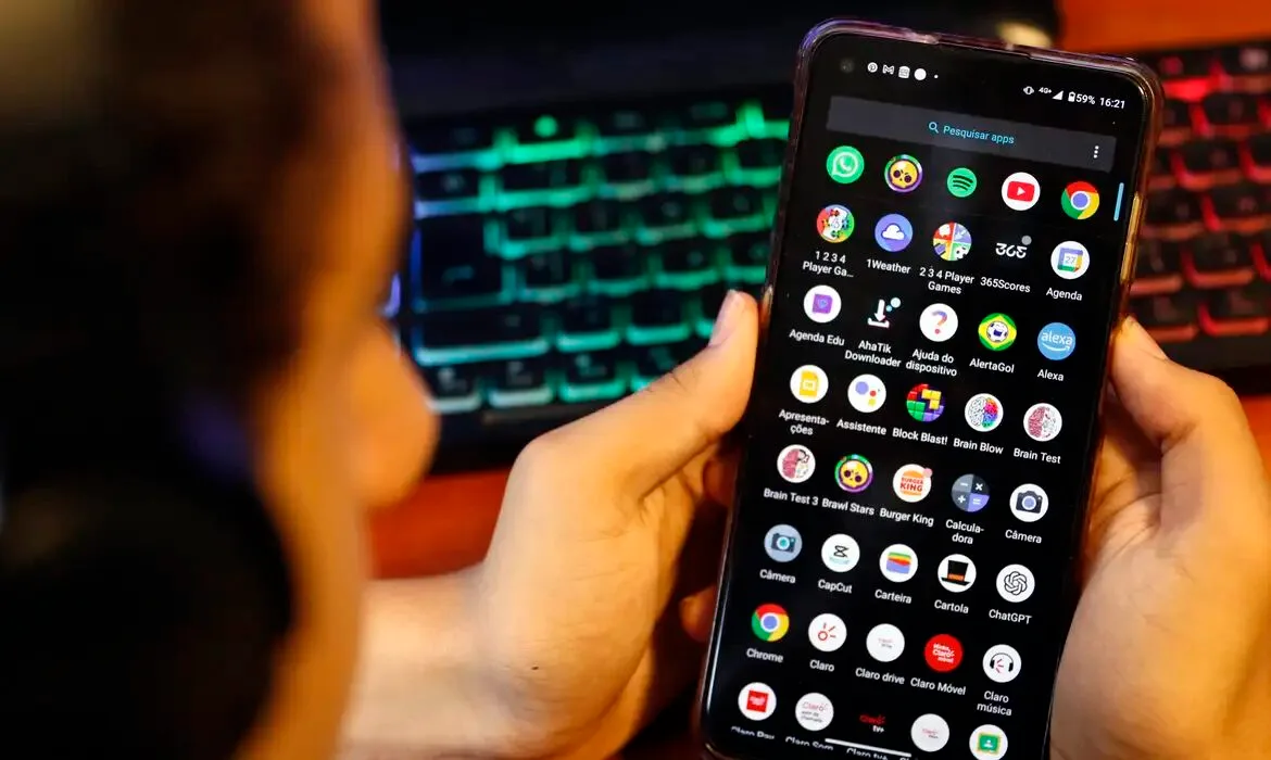 Agência suspende transmissões ao vivo do Discord no Brasil após queixas de Janja