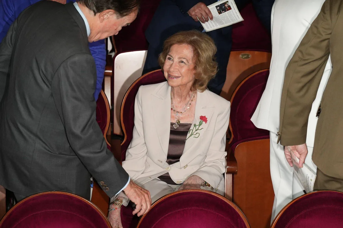 Se cumplen 29 años de la histórica inauguración del Teatro Real de Madrid: la noche en que los reyes Juan Carlos I y Sofía saldaron su deuda con la ópera