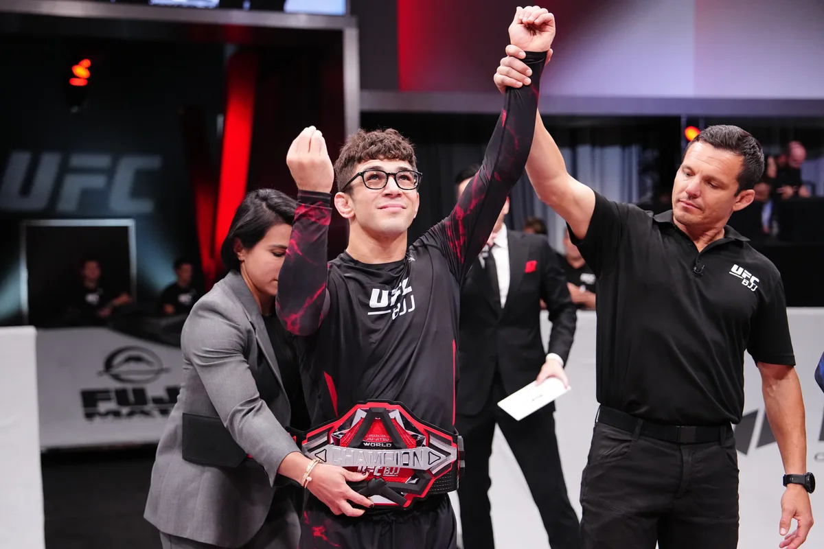 Estrela do UFC BJJ abre mão do título e foca na mudança para o MMA