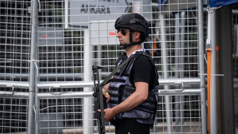 La police turque prend le contrôle du siège de la principale chaîne de télévision d'opposition du pays