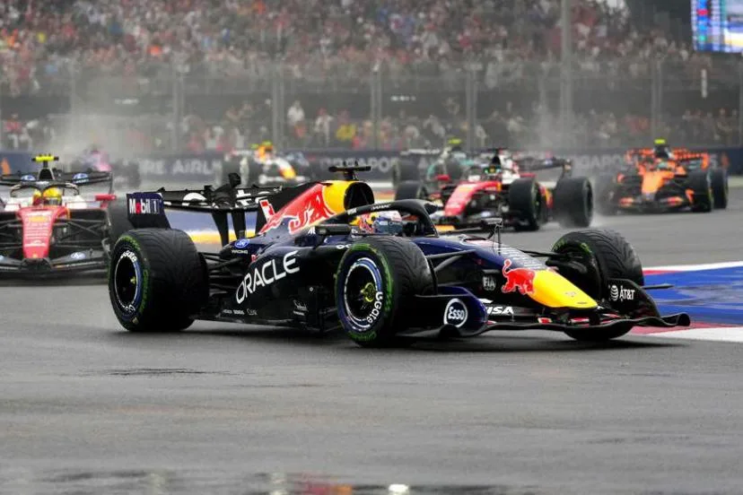 Enfin le jour du seigneur pour Max Verstappen ? En pole, le pilote Red Bull espère concrétiser à Singapour où il ne s'est jamais imposé en GP