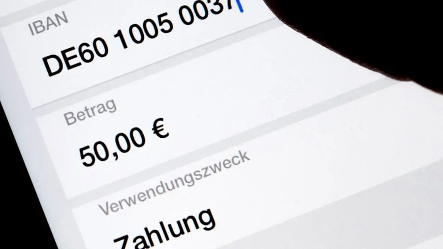 Bei Online-Überweisungen: Empfängerüberprüfung beim Banking: Mehr Last als Schutz?